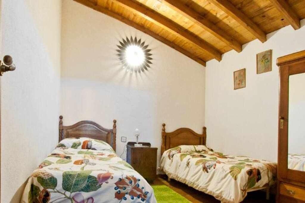 Casa Rural Lucia Es Una Casa Rural Amplia Con Pat Cabezas Bajas Exterior photo