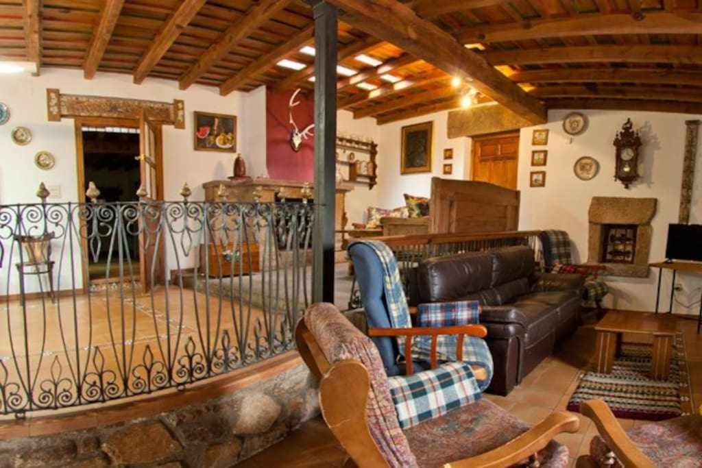 Casa Rural Lucia Es Una Casa Rural Amplia Con Pat Cabezas Bajas Exterior photo