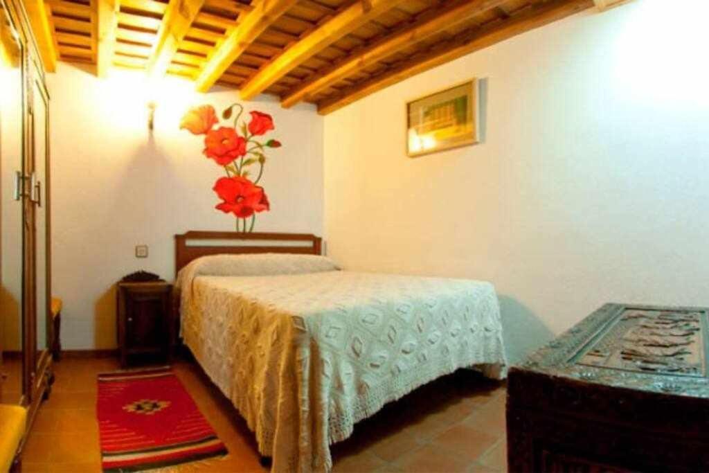 Casa Rural Lucia Es Una Casa Rural Amplia Con Pat Cabezas Bajas Exterior photo